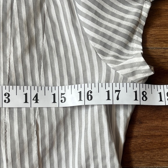 H&M Women's White and Gray Striped Blouse Casual Top - Picture 5 of 6